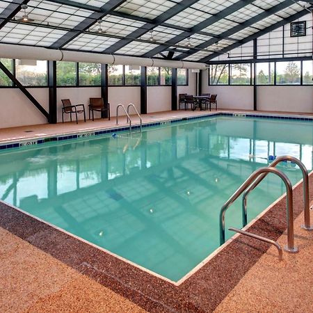 Hyatt Place Detroit/Ливония Экстерьер фото